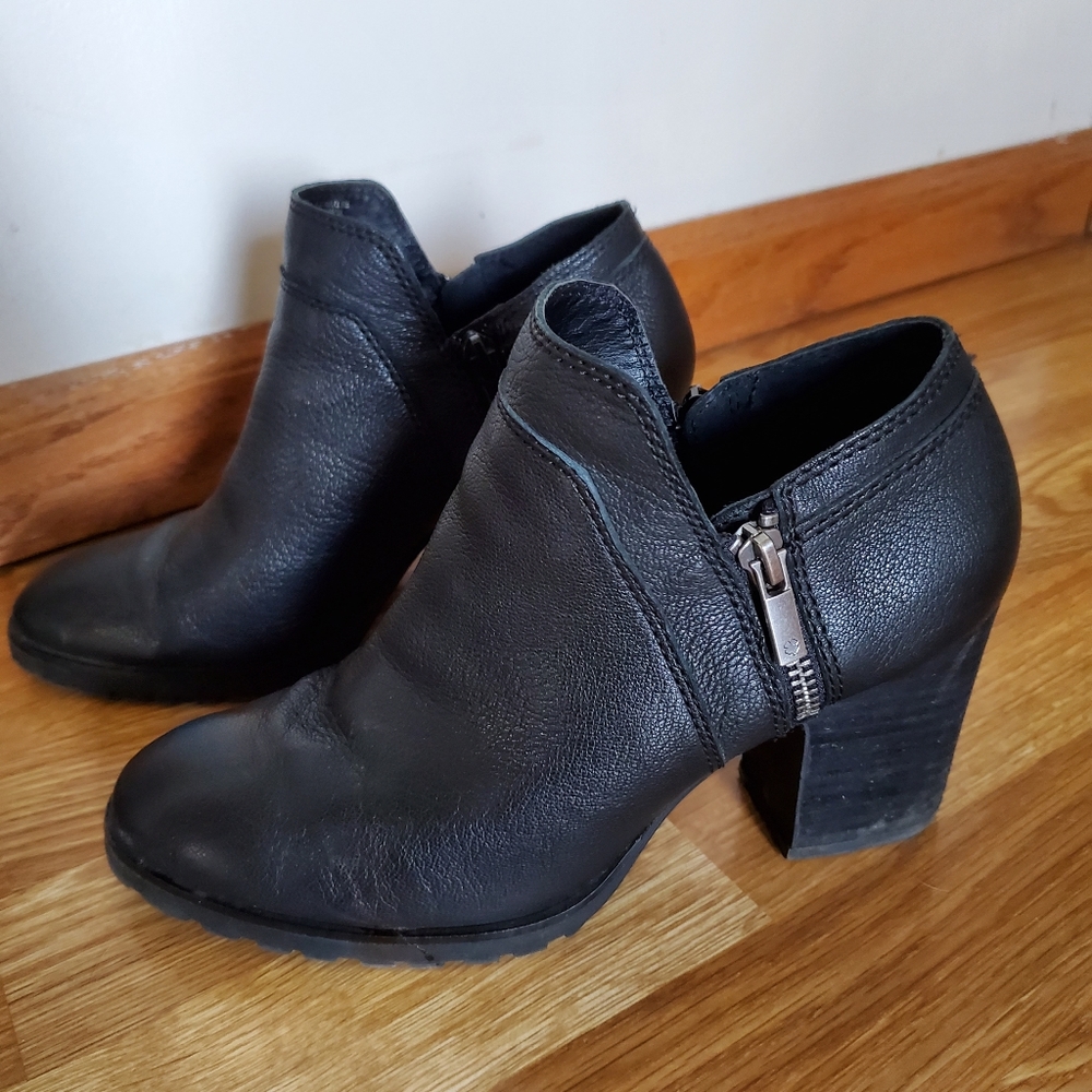 Women's Lucky Brand Booties 7.5M